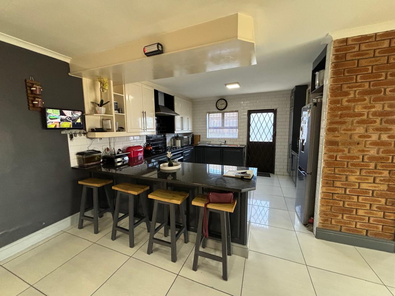 4 Bedroom Property for Sale in Soneike Western Cape